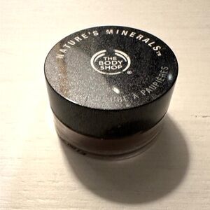The Body Shop Nature's Minerals Eyeshadow - 08 Vivid Amethyst. NEW, SEALED
